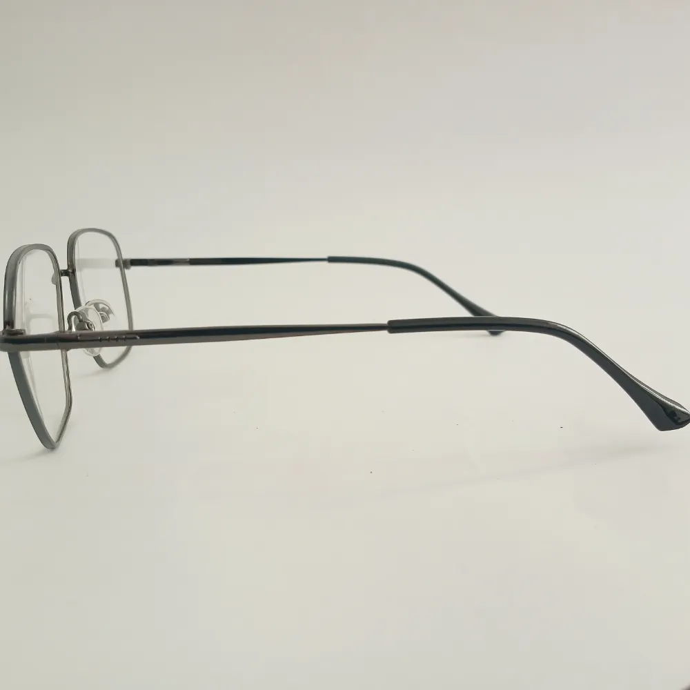 men-women-geometric-rectangle-metal-grey-medium-eyeglasses-efgsmum1-04 Men Women Geometric Rectangle Metal Grey Medium Eyeglasses Efgsmum1 04 by Eye9 Optics