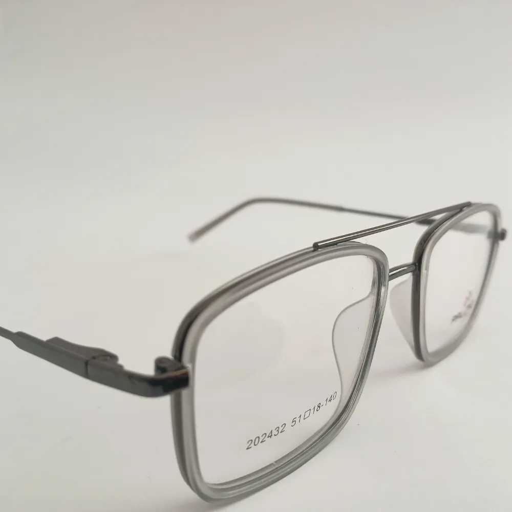Men Women Navigator Metal Acetate Translucentblack Medium Eyeglasses Efasmpum4 03 by Eye9 Optics