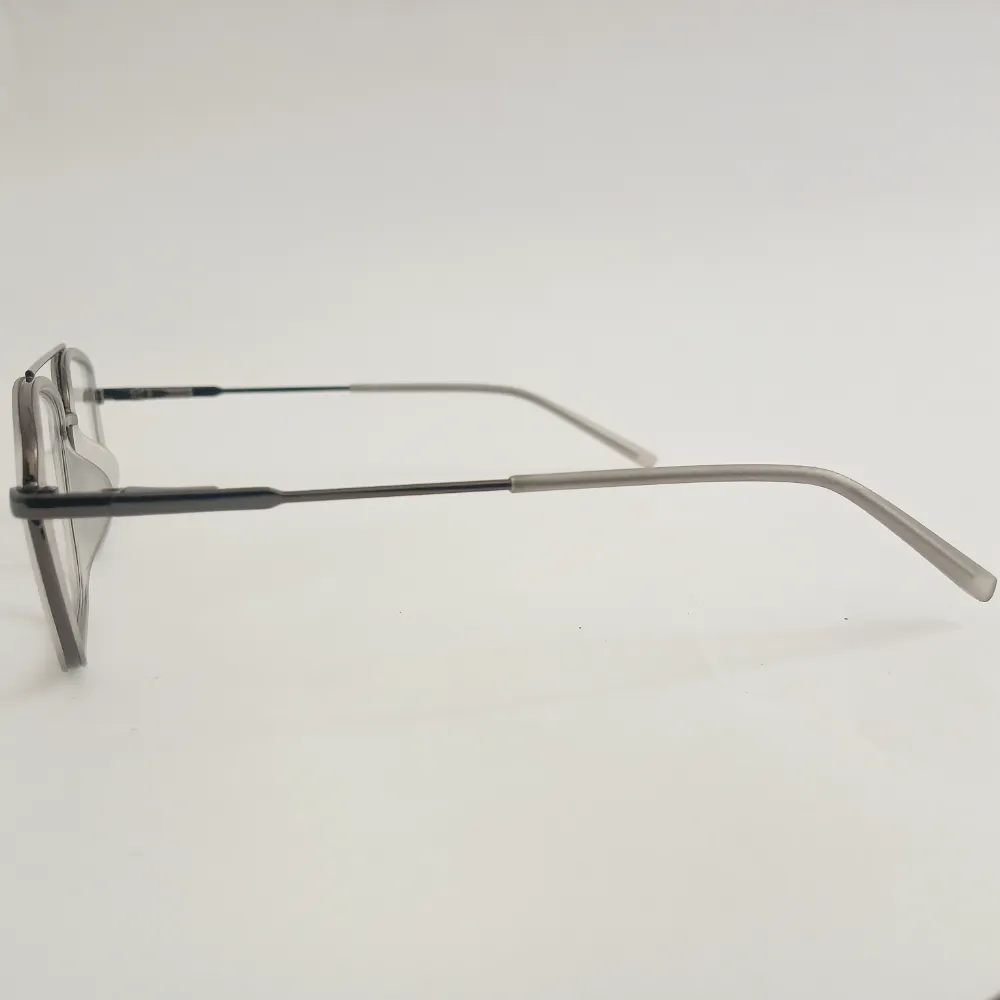 Men Women Navigator Metal Acetate Translucentblack Medium Eyeglasses Efasmpum4 04 by Eye9 Optics