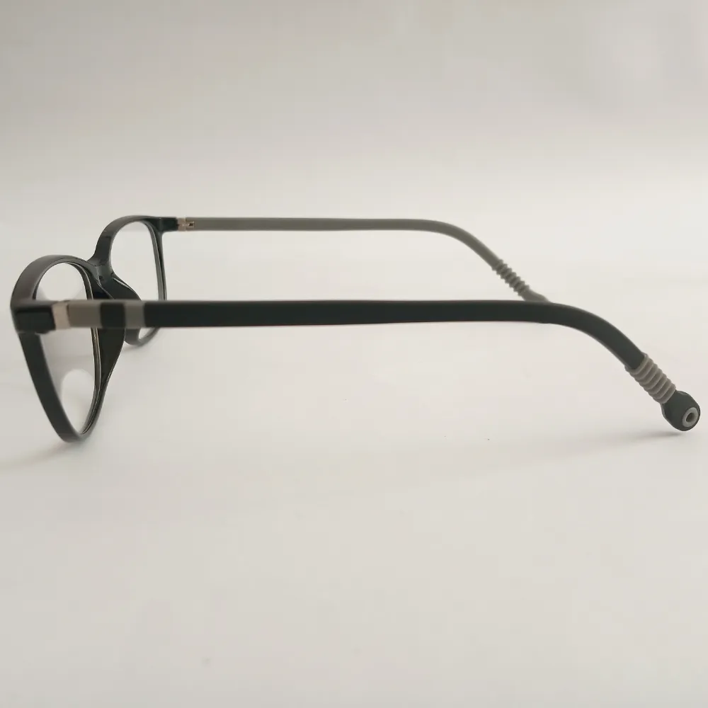 men-women-oval-metal-blackgrey-medium-eyeglasses-efopum6-04 Men Women Oval Metal Blackgrey Medium Eyeglasses Efopum6 04 by Eye9 Optics